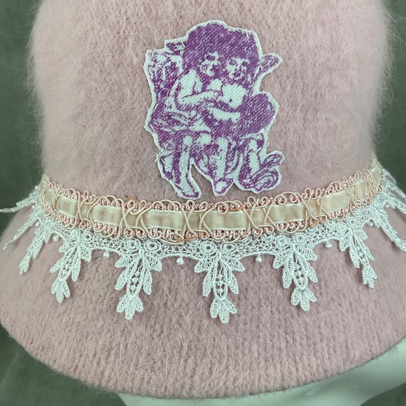 Angel cherubs patch angora fur soft pink upcycled 90s fuzzy bucket hat - Picture 2 of 8
